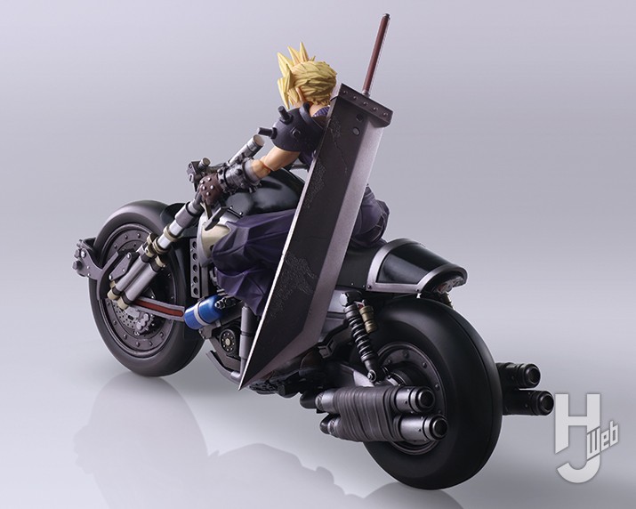 FF7』の設定画を再現！クラウド＆バイク「ハーディ＝デイトナ」が