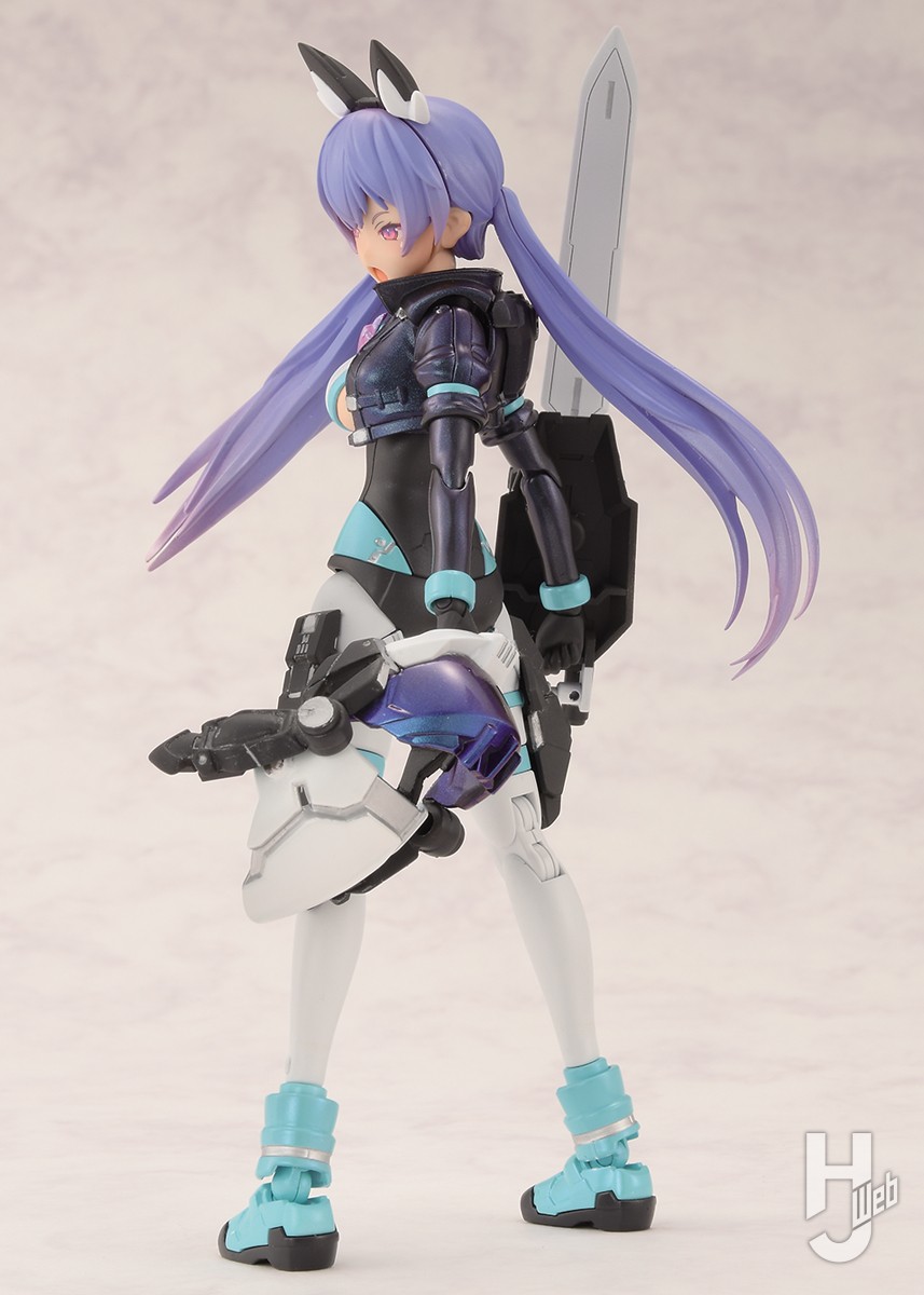 30MS生粋のライダー「ライディラ」をホバーボードで華麗に舞う