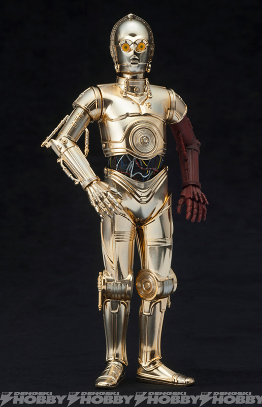 スター・ウォーズ / フォースの覚醒』より、R2-D2とC-3PO、BB-8の3体が