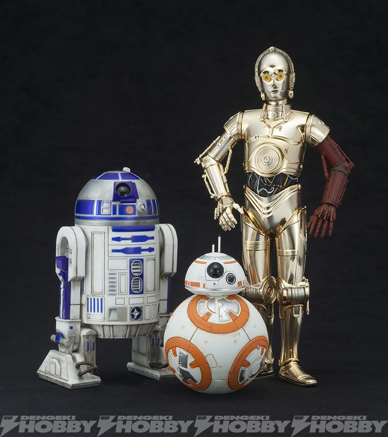 スター・ウォーズ / フォースの覚醒』より、R2-D2とC-3PO、BB-8の3体が