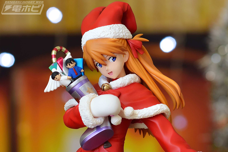 新世紀エヴァンゲリオン』の「アスカ」がサンタ衣装のプライズ