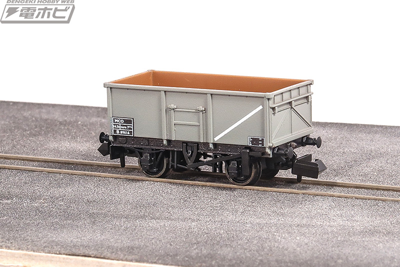 イギリスの採石場で活躍した貨車のNゲージ完成品モデルと、OOゲージの