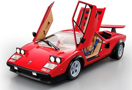 迫力の1/8スケール！「ランボルギーニ カウンタック LP500S