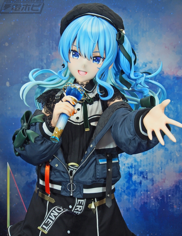 デザインココブースでは「ホロライブ」星街すいせいさんの等身大