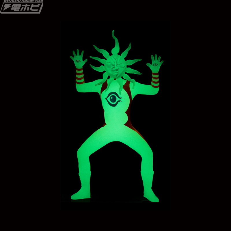 なんだこれは！「タローマン」が暗闇で光る“蓄光成型”でカプセルトイに