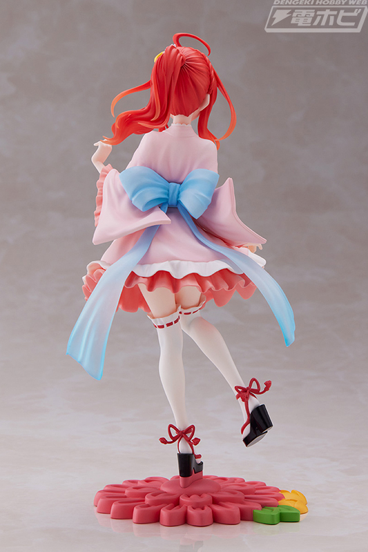 無邪気な笑顔がチャーミング！映画『五等分の花嫁』中野五月がミニスカ