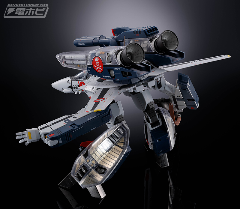 マクロス 愛・おぼえていますか』内部メカを再現したVF-1Sストライク