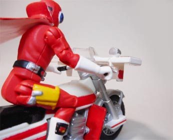 東映特撮ヒーローのゴレンジャーの赤レンジャーとレッドマシーンで1999