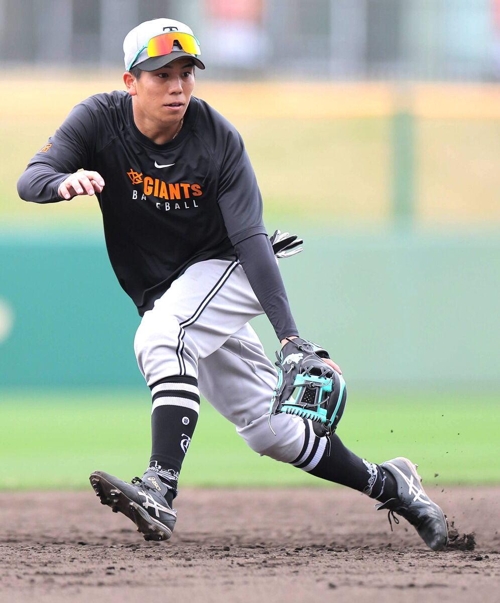 巨人・門脇誠、新相棒で足元を固め不動の遊撃手へ「軽くてすごくいい
