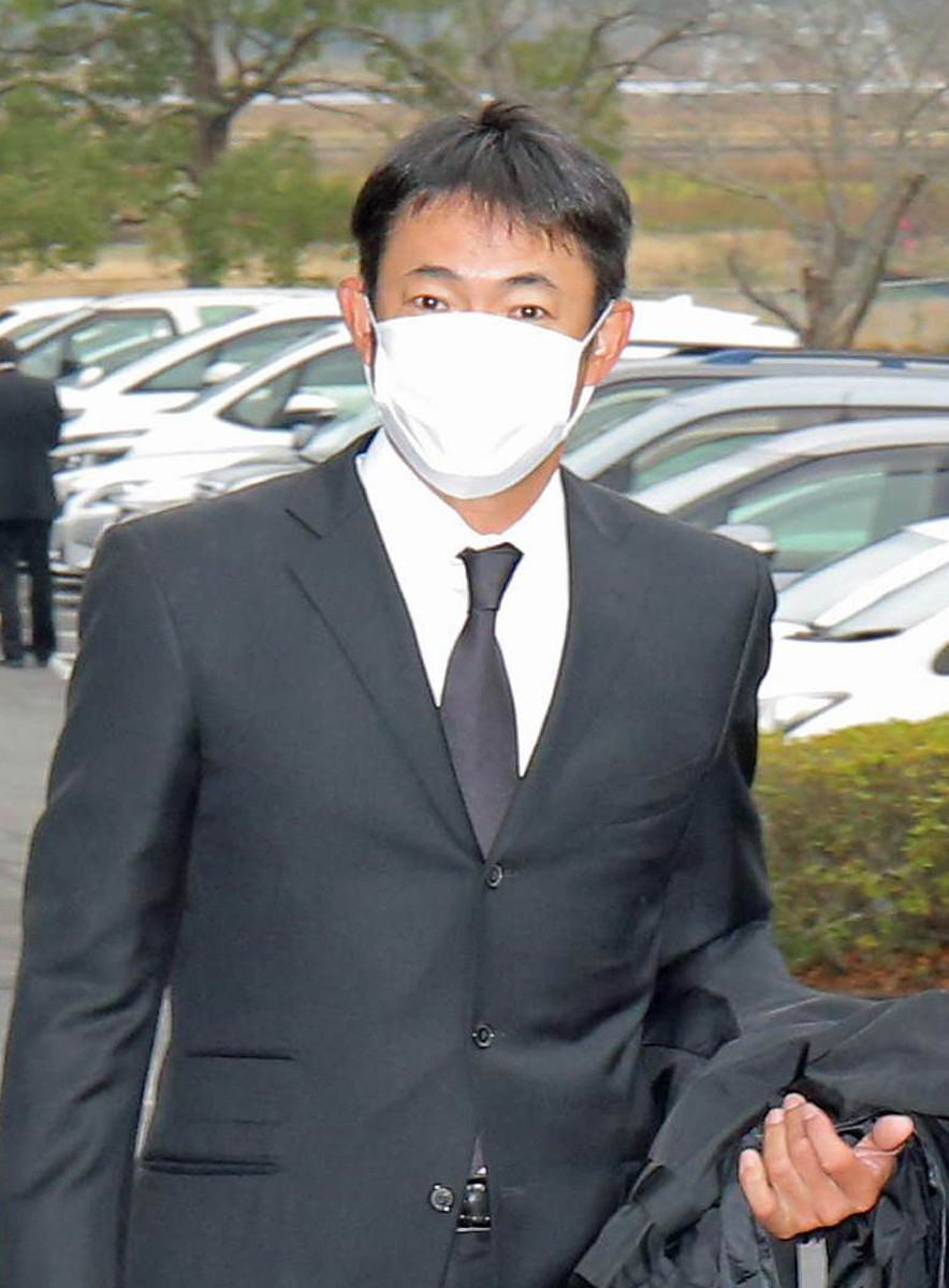 仁志敏久氏、恩師のひつぎにサインボール納棺…常総学院高元監督・木内