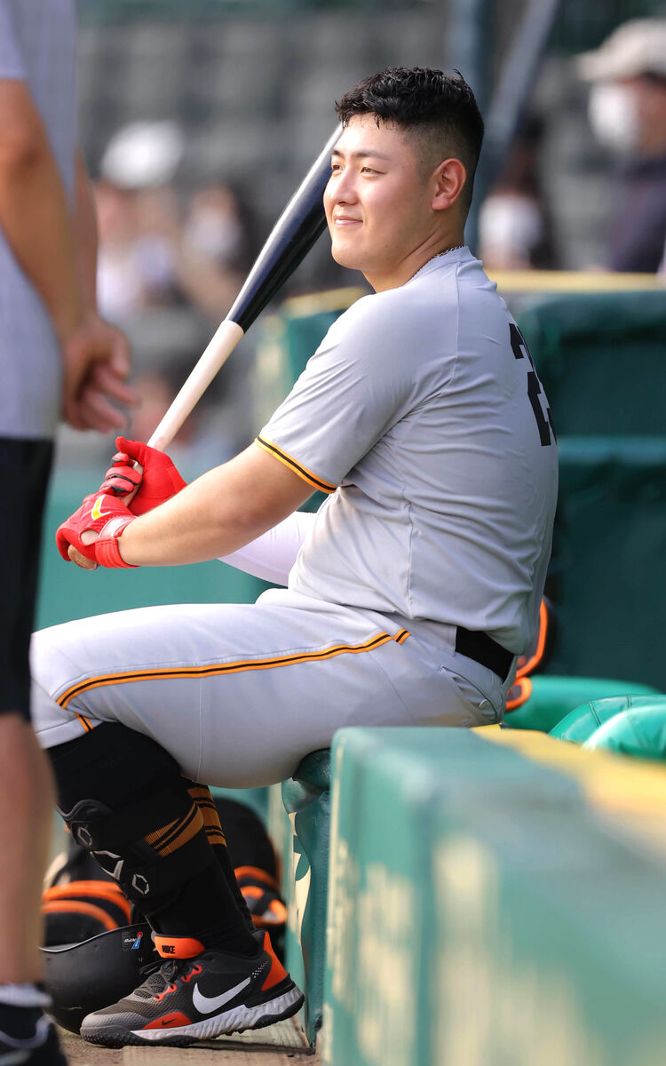 巨人】岡本和真3冠へ1．27センチ長い新型バット導入「外（の球