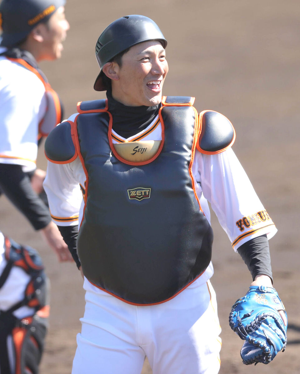 巨人】小林誠司のフラットタイプのプロテクター秘話、ZETT社が