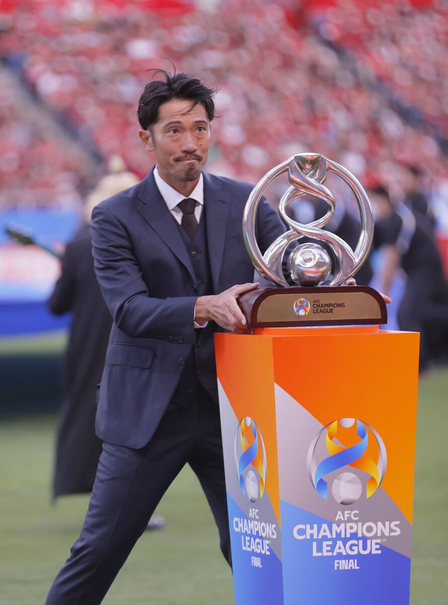 阿部勇樹 J1通算500試合出場記念クリスタルトロフィー 史上9人目のJ1