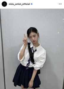 学生気分」NiziU・リマ、制服姿にファン歓喜！「絶対学校の