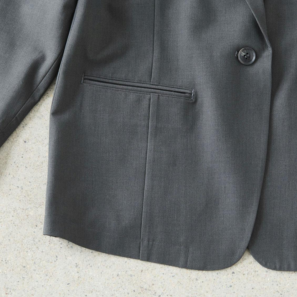 自分らしく、凛としたい」ショールカラーのオフィスジャケット