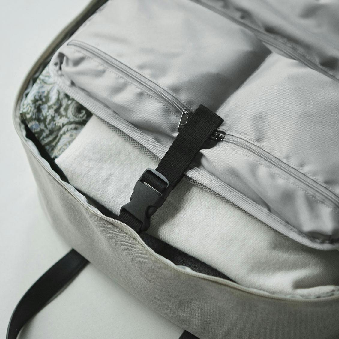 憧れを連れていく」スーツケースみたいに使えるボストンバッグ