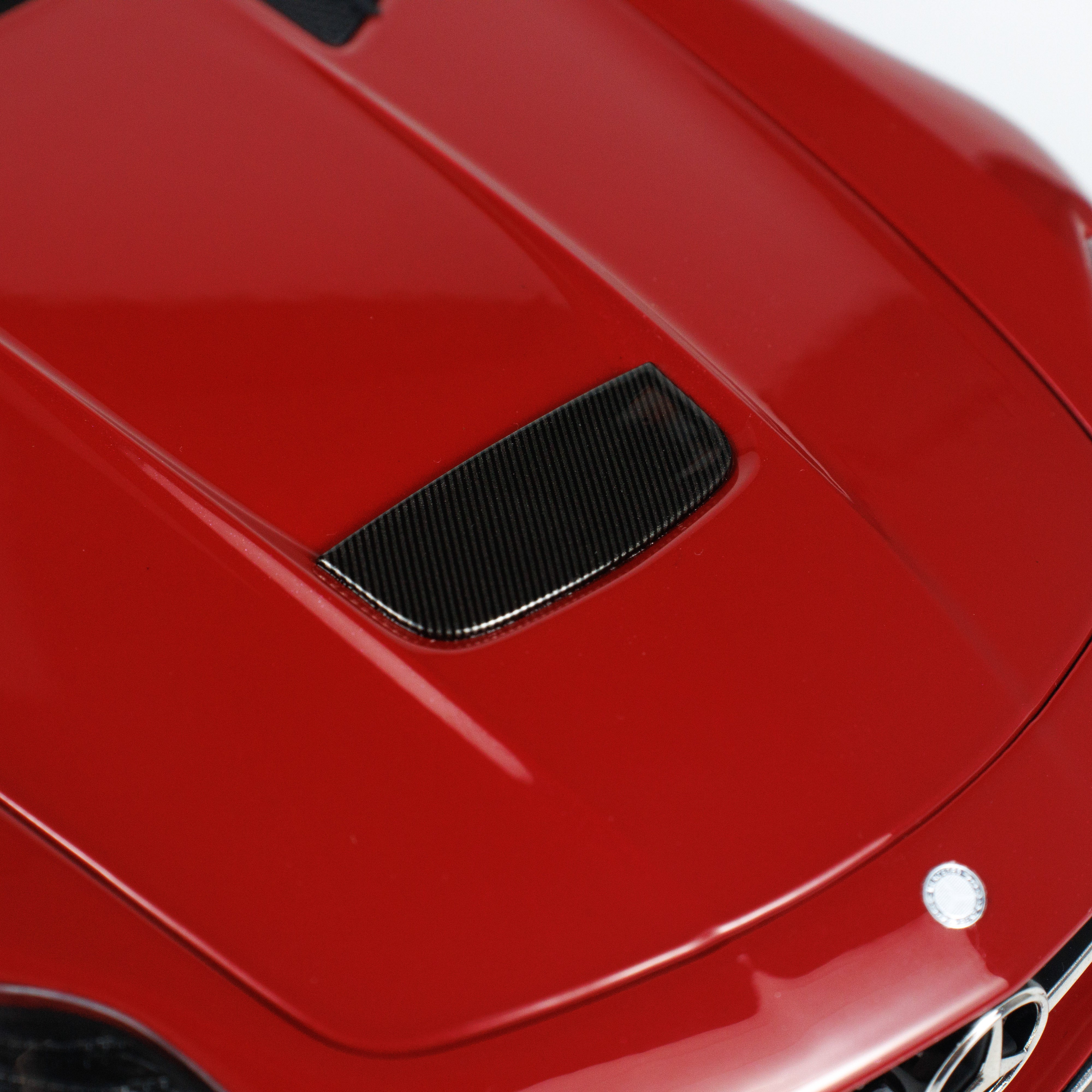 MINICHAMPS 1:18 Mercedes-Benz AMG SLS Black Series Red 113033026