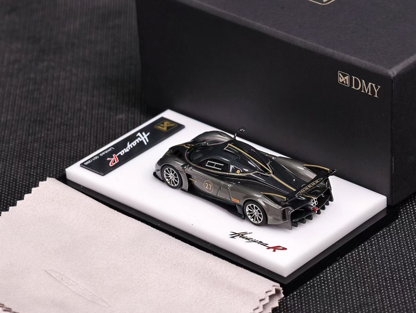 DMY 1:64 Pagani Huayra R (2 Colours) DMY64007/DMY64008 – Horizon