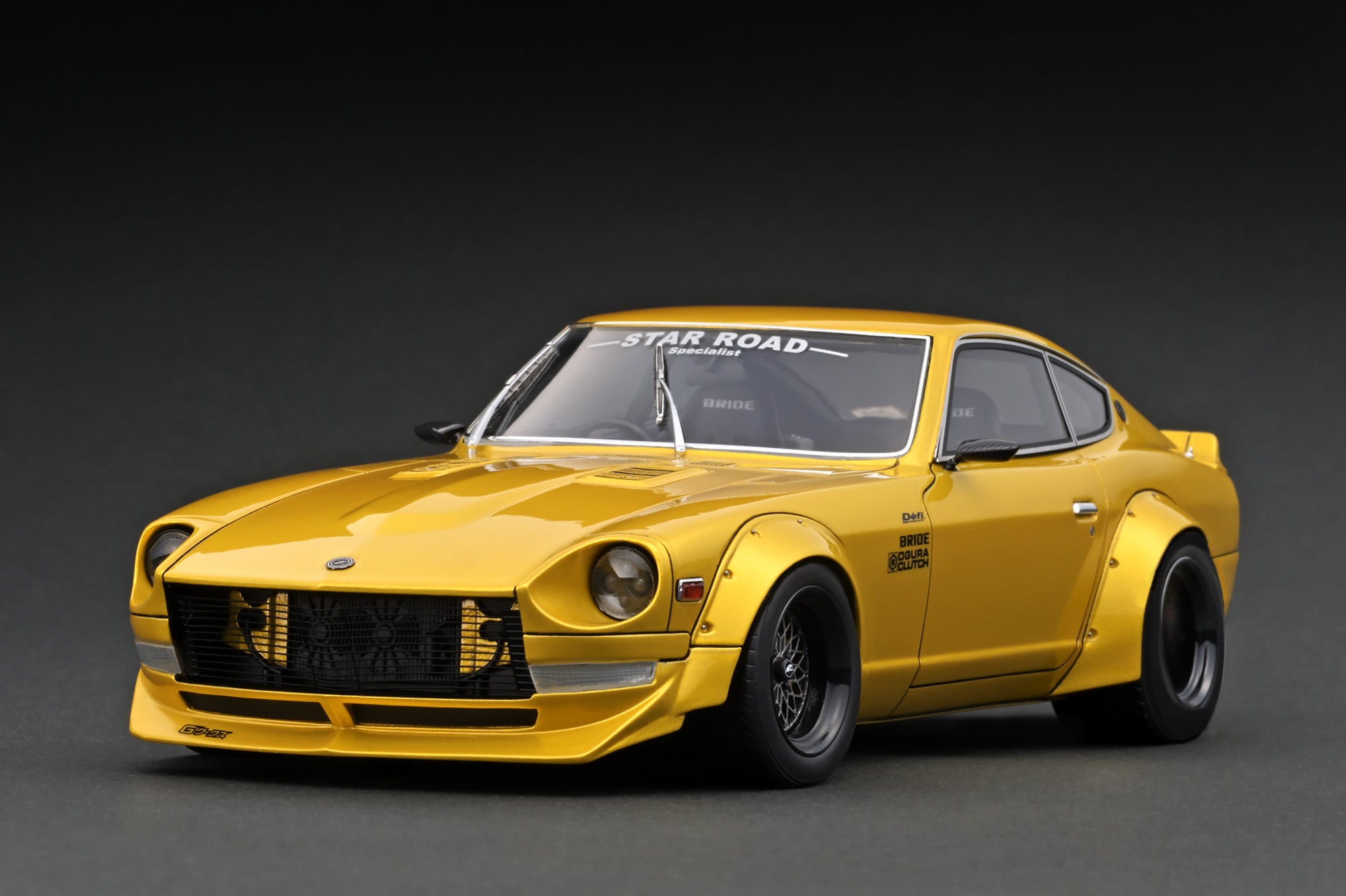 Ignition Model 1:18 Nissan Fairlady Z (S30) STAR ROAD Yellow