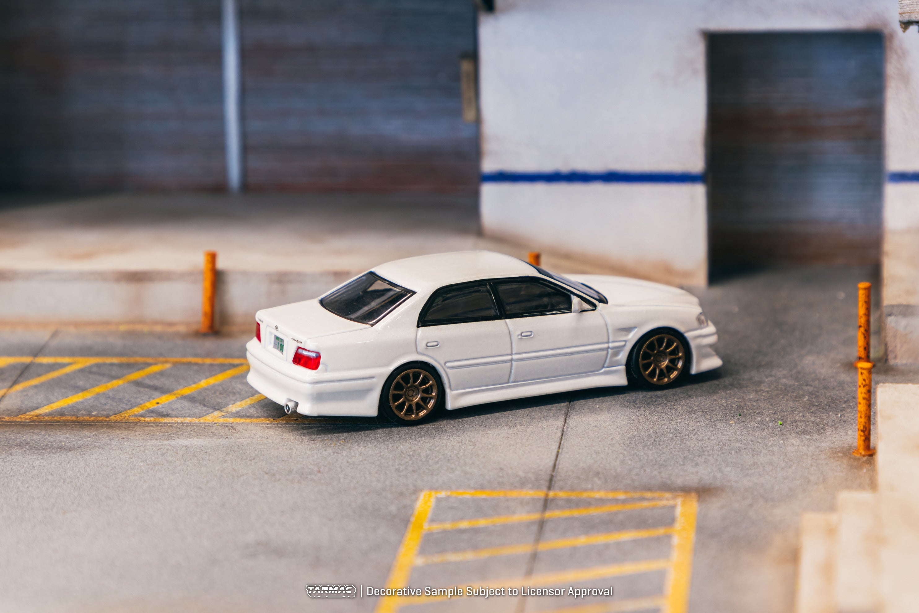 Tarmac Works 1:64 VERTEX Toyota Chaser JZX100 White Metallic T64G