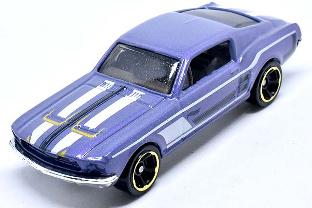 67年式FORD MUSTANGのホットウィール2種を比較レビュー！[FJY90
