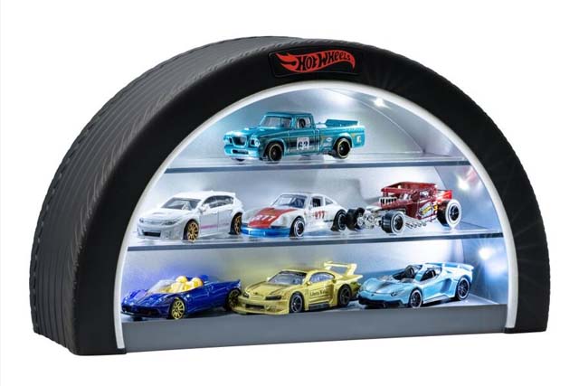 トイザらス限定のホットウィール・ライト付きディスプレイケースが