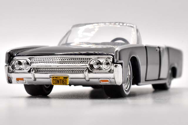 61 LINCOLN CONTINENTALのレビュー！観音開きドアーのラグジュアリー