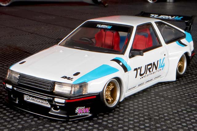 ELITE64シリーズのTOYOTA COROLLA LEVIN (AE86) CUSTOM 発売！【Mattel