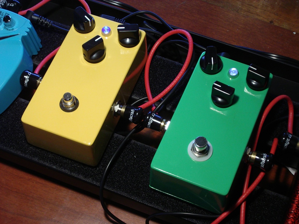 Rehousing a Danelectro Coolcat Vibe | Hot Bottles