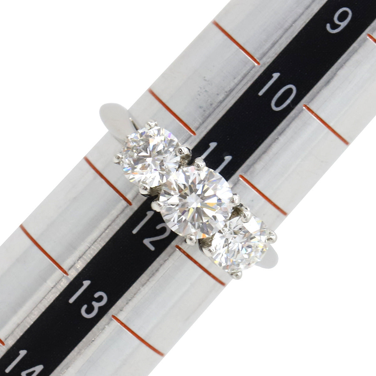 ティファニー Tiffany & Co スリーストーン ダイヤ プラチナシルバー