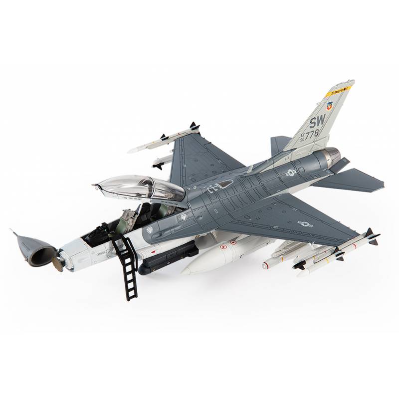 Calibre Wings 1/72 F-16D Viper Fighting Falcon CA721604