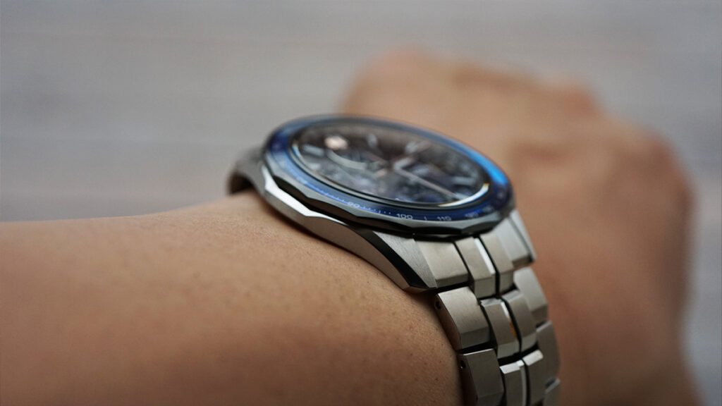 オシアナスの新星『OCW-S7000A-2AJF』青の魅力と最新技術が融合した