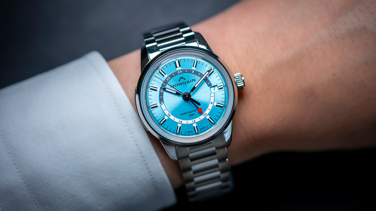 ノルケインの「フリーダム60 GMT」にアイスブルーの新作モデルが登場