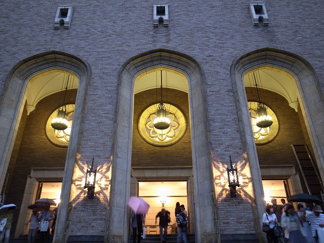 早稲田大学大隈記念講堂 チュウダーゴシック様式の建築 | 冨田秀雄建築