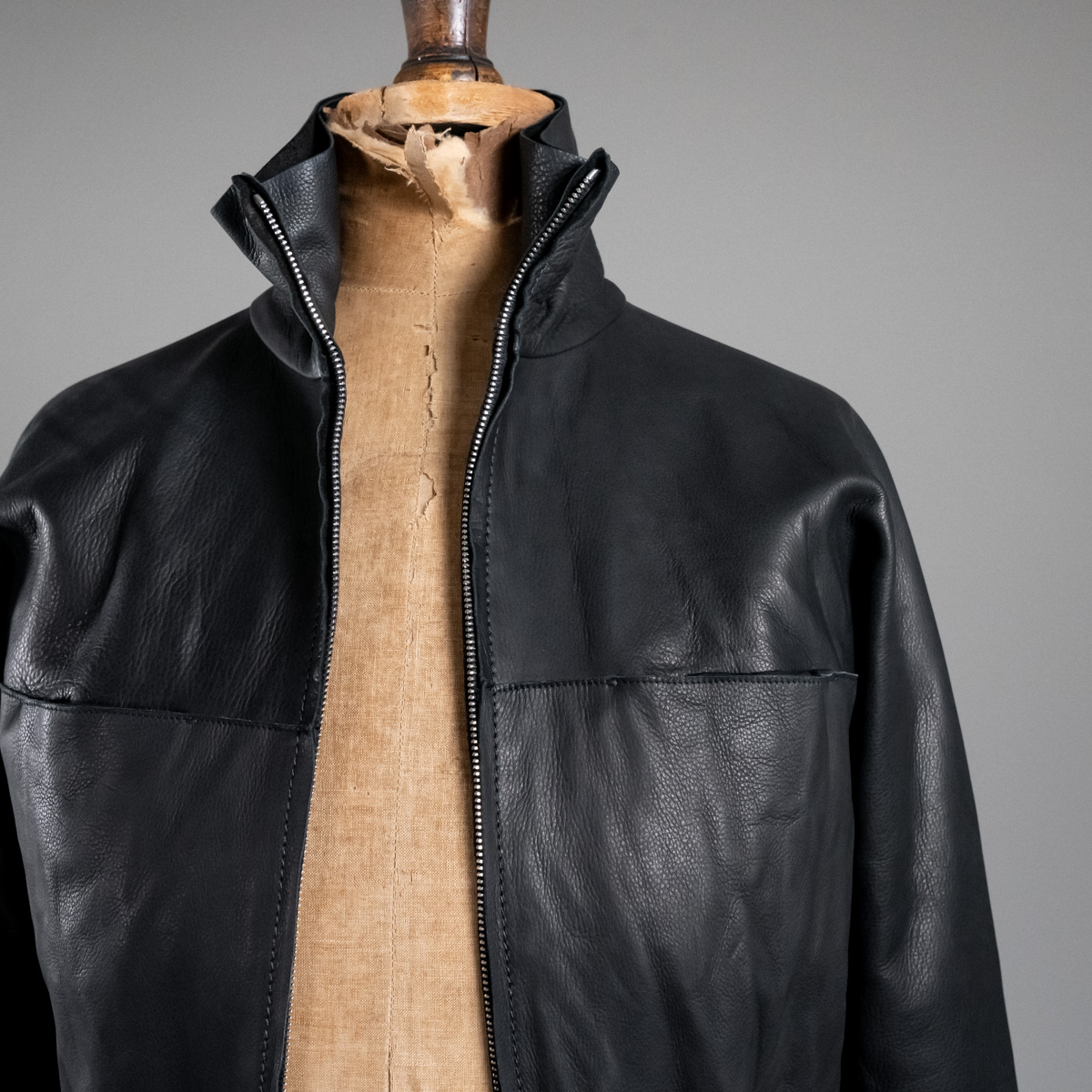 m.a+ ジップ トールカラー レザーシャツ | HUES 福岡セレクトショップ