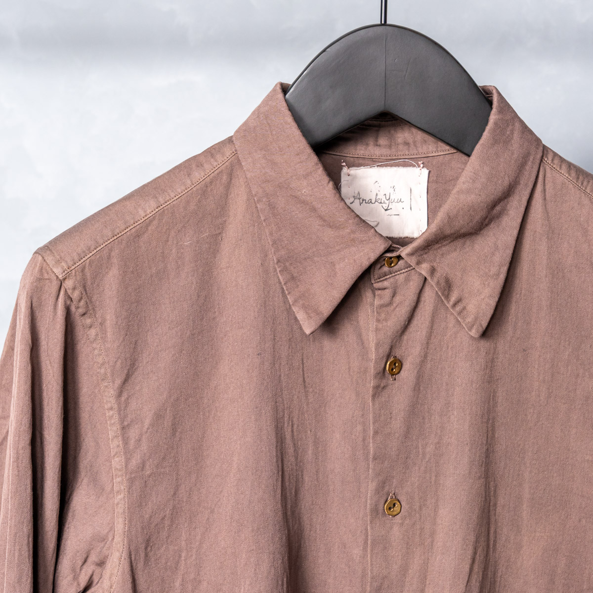 アラキ ユウの特別なシャツが到着 | HUES 福岡セレクトショップ