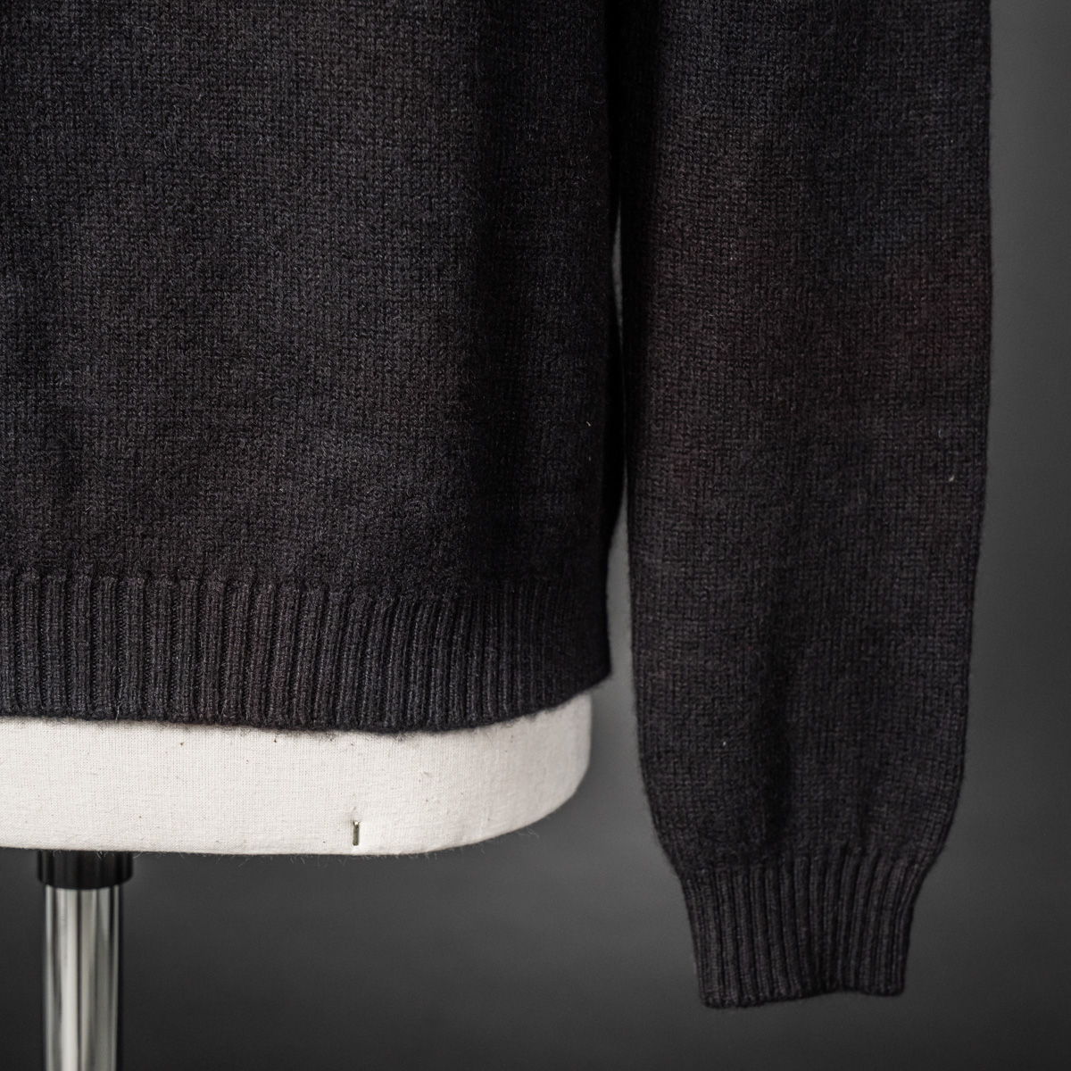 ジェフリー B.スモールのアクシデンタルダイ カシミアニット 2025ver