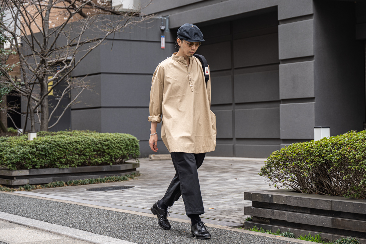 ポータークラシックのギャバジン スタンドカラー スモックシャツ