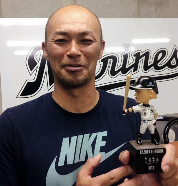 ロッテが福浦ボブルヘッド人形発売 2000本安打のカウント付き/野球