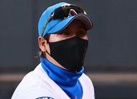 中日・石川昂が球審に注意されてバットを交換 次の球を三塁内野安打 端