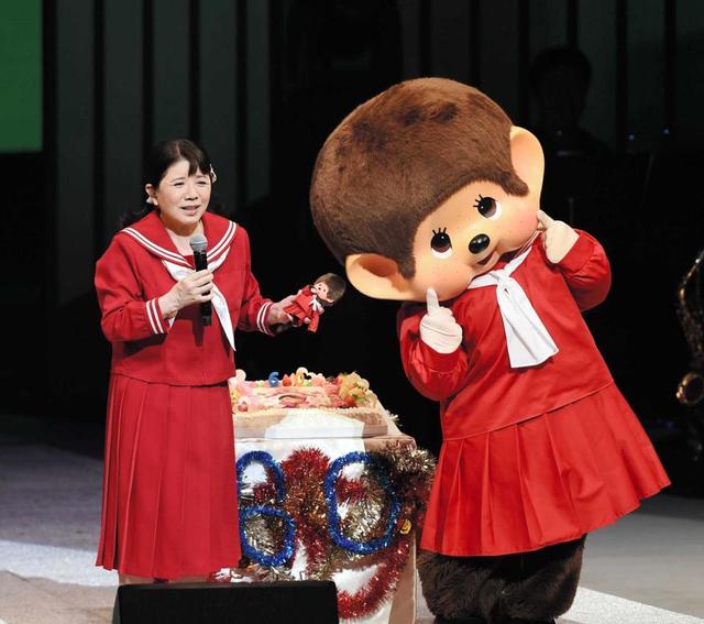 還暦・森昌子 真っ赤なセーラー服で「せんせい」熱唱/芸能/デイリー