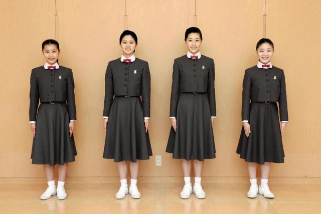有名な宝塚音楽学校グレーの制服っていつから？制定当時、一部生徒は