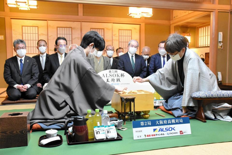 藤井聡太王将VS羽生善治九段第2局 おやつは羽生うさぎケーキ、藤井