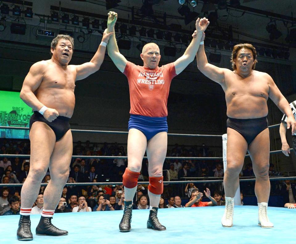 ボブ・バックランド17年ぶり降臨 ブルーノ・サンマルチノさんに