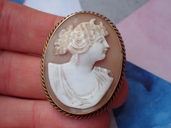 アンティーク 9 カラット ゴールド 彫刻シェル ダイアナ / アルテミス