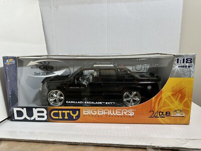 JADA TOYS DUB CITY 2002 CADILLAC ESCALADE EXT BLACK 1:18 DIECAST
