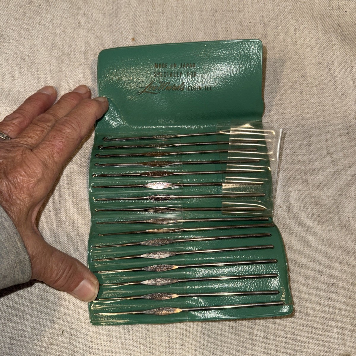 Lee Wards Vtg Set 16 Crochet Hooks Steel Made In Japan With Case