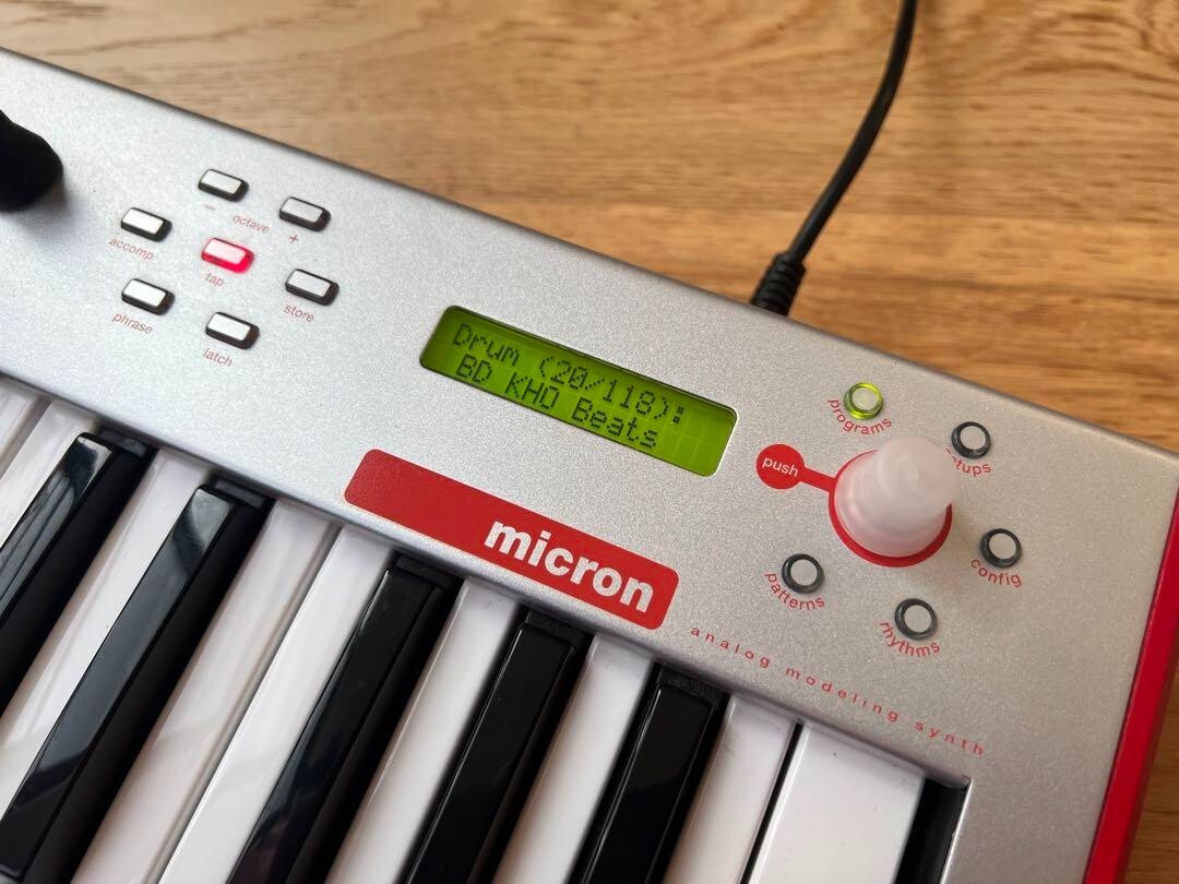 Alesis Micron Anolog Modeling Keyboard Synthesizer Fully Working