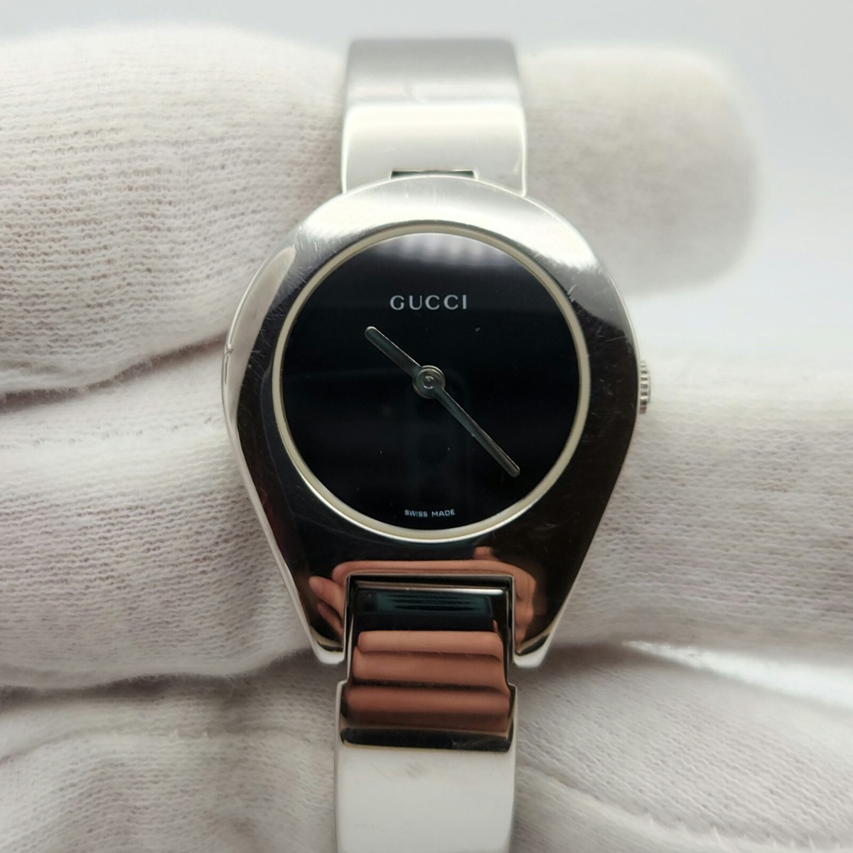 Gucci 6700 L Ladies Silver Tone w/ Black Dial Swiss Made Quartz