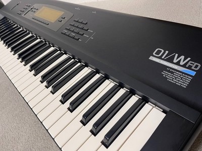 KORG 01/W FD Music Workstation 61 Key Synthesizer with Power Cable
